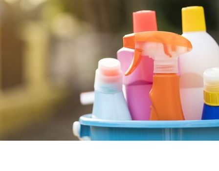 Como misturar produtos de limpeza afeta a saúde?